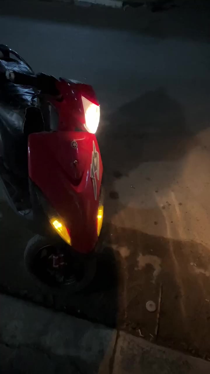 رجائا الي ما يعرف بالدراجات لا يجي ويكسر بسعرها
ماكس عدله للبيع سلف وهندر تشتغل مزوده جديد بوشه ٥٥ ومزوده كلجات رياضي wf بس كلجات ب٨٠ الف وكابريتر جديده رياضي  وصالنصه sc جديده ما صارلهن ١٥ يوم من زودتها  رايدها ب٦٥٠ بيها مجال قليل حك جيه دراجه مابيها اي نقص حلوه تخبل  شلعه معدل كلش راقيه

المكان كربلاء سيف سعد ***********
