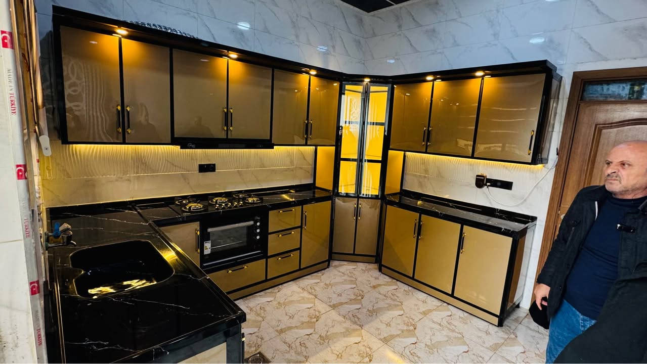 ***********.            
مطبخ المنيوم مواد تركي ثقيل جكامج البواب هدروليك مقاطع محشه بخشب مع ضمان حقيقي اي شي ما يعجبك فلوسك مرجوعه و ترميم مطبخ علينا موصل, نينوى
