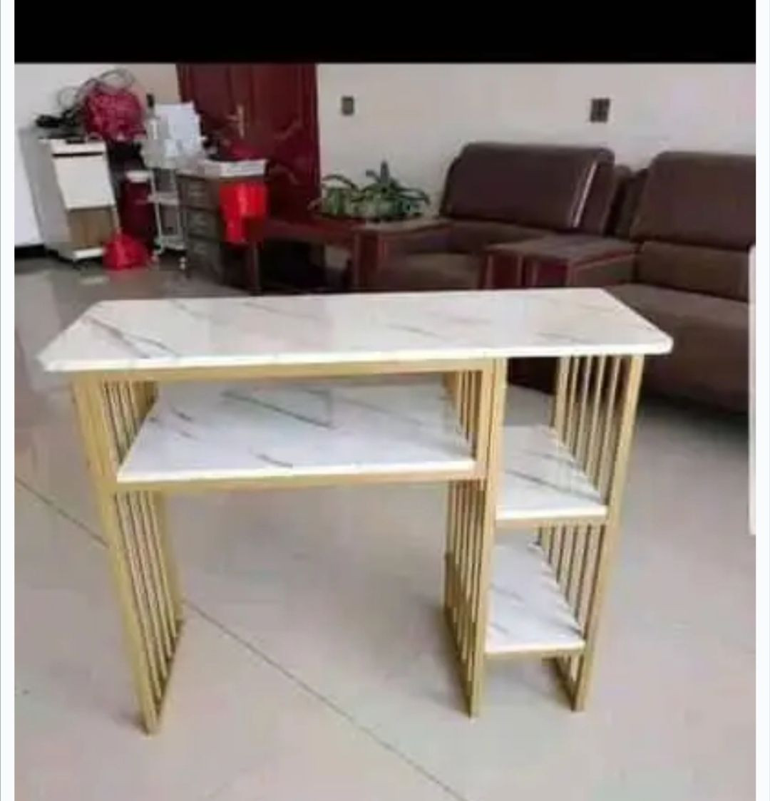 غراض صالون حلاقه مامستخدم للبيع الاتصال على الرقم *********** واتساب في حي اور
