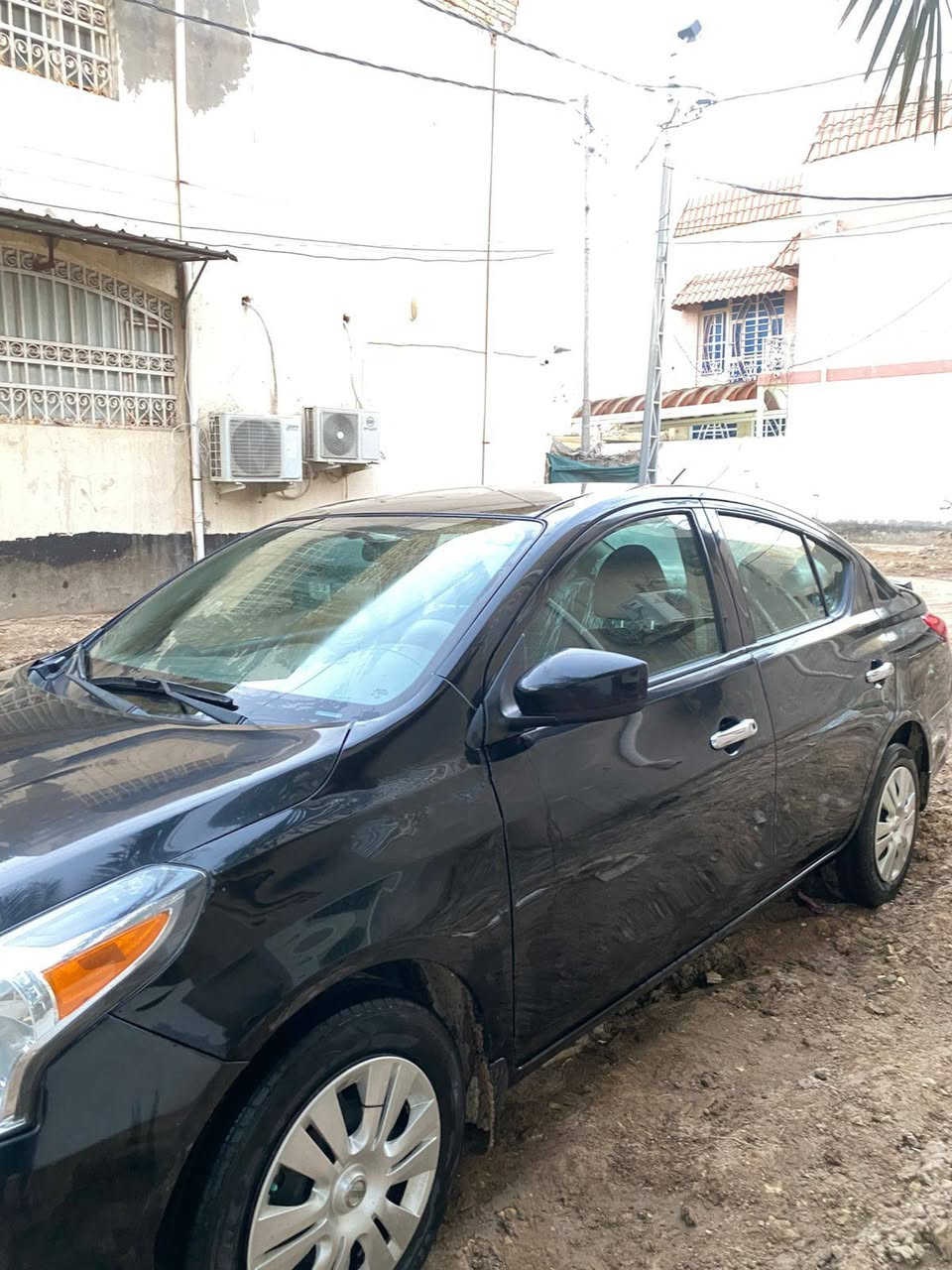 السلام عليكم 
نيسان فيرسا م 2019/رقم بابل سنوية مشروع وطني حرة بأسمي 
السيارة جديدة ومكفولة إستعمال بيت ماشية 60 فقط  /
 گير AT  وليس CV 
لا تبديل ولا ظربة فقط صبغ البنيد 
المحرك الكهربائيات كلها على وضع الشركة احلى من الصور مواصفات شاشة وتحكم وغيرها الاستفسار/. السعر / 91 
*********** أبو محمد
