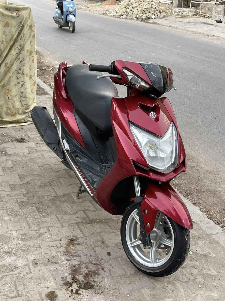 السلام عليكم سكنس شمعه كوري مكينه مكفوله وناعمه شلعه ومعدل خير من الله فقط ينرادلها واقيه صالنصه شوي تعبانه لسعر 1300 وبيها مجال مكاني الشعله للاستفسار ‭0773 046 7340‬
