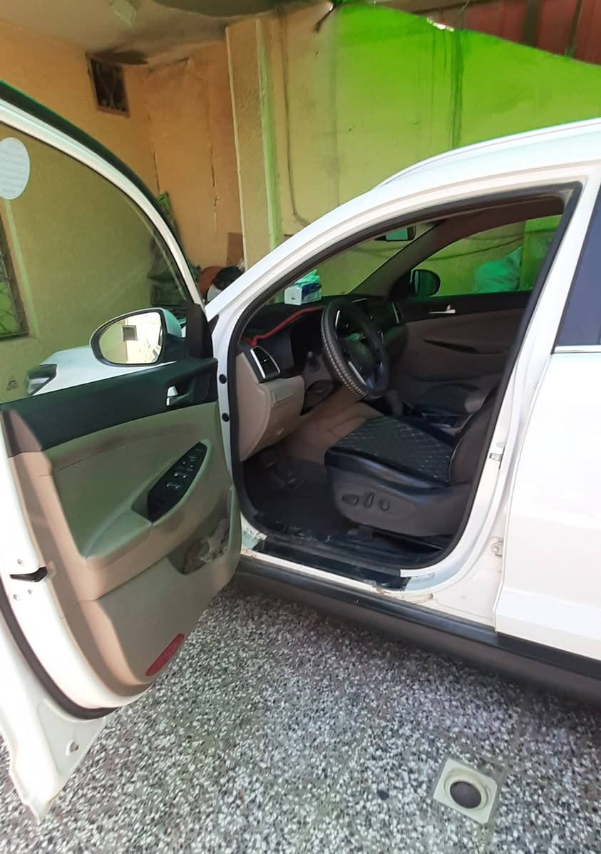 توسان ٢٠ للبيع شركة الكاصد ٥ عدسات بصمة كامرة وحساسات أمامي خلفي بلادي ماشية ٥٣ بيها بنيد مبدل ورصعة في باب الصندوق السعر  ١٨٥ للإستفسار الاتصال *********** المكان بغداد الامين الثانية
