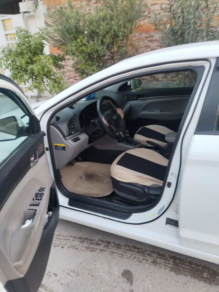 السلام عليكم الانتره موديل 2017  محرك ٢٠٠٠دوش ماشيه ١٤٠تخم تاير جديد حادثها جاملغ وبنيد  مكان السياره بغداد لسيديه السعر ١١٨ وبيها مجال التواصل على هذا الرقم ***********
