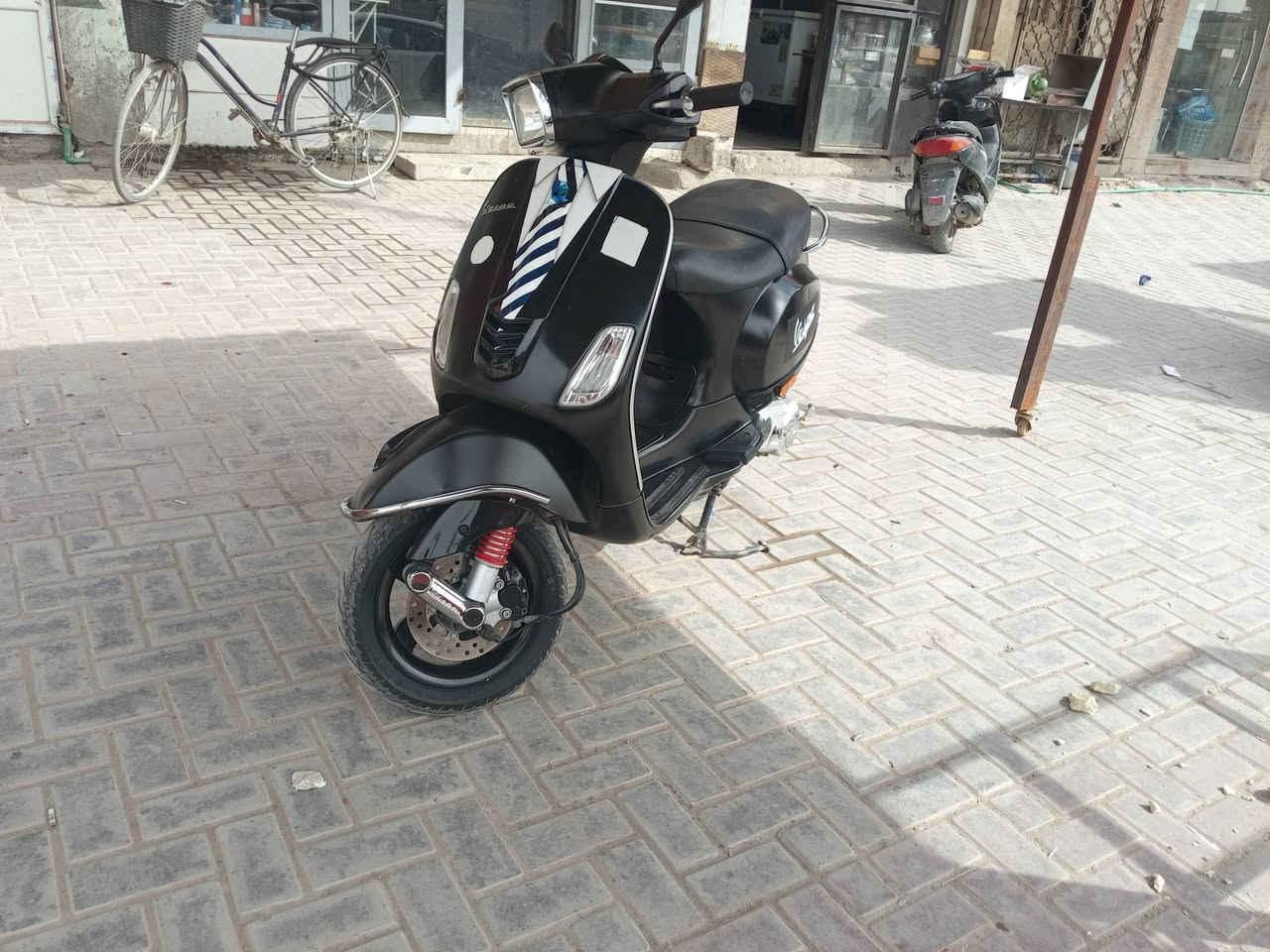 دراجه للبيع مكاني بغداد الشعب اللي يريده يتراسل وياي على هذا الرقم *********** سعرها 1300 بها مجاشي بسيط
