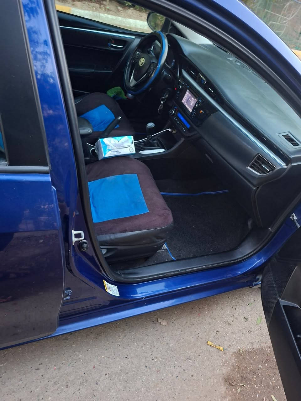 السلام عليكم بسبب الوعود الكاذبه وبعض الالتزامات اعيد النشر كورلا موديل 16 السياره بأاسمي كير مكينه تبريد كفالة بشرط بيها ظرر امريكا جاملغ ايمن وبنيد والغد بي تعمير قليل والباب الخلف السكن صبغ فقط صور الظرر مرفقه مع الصور  مكان السياره الشعب سعرها 110 وبيها مجال والشراي اليتعنه على السياره يدلل واسف على الاطاله رقمي ***********
