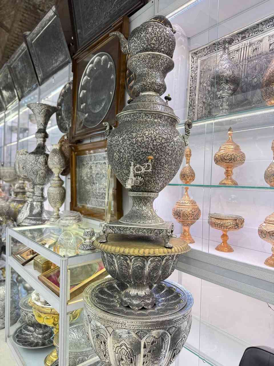 ✨ ظروف نقره اصیل اصفهان ✨

اگر به دنبال زیبایی، اصالت و ارزش واقعی هستید، ظروف نقره دست‌ساز اصفهان بهترین انتخاب هستند.

✔️ هنر اصیل ایرانی
✔️ کیفیت و ظرافت بی‌نظیر
✔️ مناسب برای هدیه‌های لوکس و خاص
✔️ دارای ارزش ماندگار و سرمایه‌ای

انواع ظروف، سینی، قندان، شکلات‌خوری، گلدان و محصولات نقره دست‌ساز اصفهان با بهترین کیفیت عرضه می‌شود.

ارسال به سراسر ایران و امکان تأمین برای تجار و خریداران عمده.

برای دریافت تصاویر، قیمت و اطلاعات بیشتر پیام دهید.

#نقره #ظروف_نقره #نقره_اصفهان #صنایع_دستی_اصفهان #صنایع_دستی #هنر_ایرانی #ظروف_لوکس #هدیه_خاص #دکوراسیون_لاکچری #تجارت #صادرات #عراق #زاخو #اربیل #بغداد #


**إذا كنت صاحب هذا الإعلان وتريد حذفه لأي سبب، رجاءا أرسل رسالة إلى الدعم الفني**