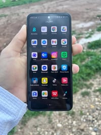 انفنكس زيرو اكس • ذاكرة ٢٥٦ رام ١٨ • مغلف