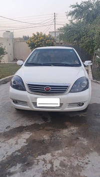 ليڤان ٥٢٠ • ٢٠١١ • موتور كورلا