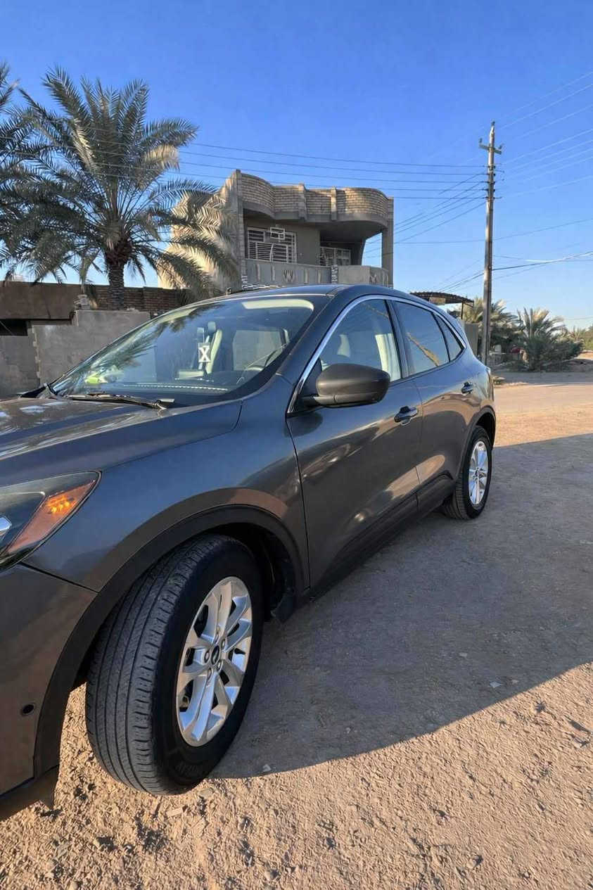 فورد اسكيب سعر بلاش 🔥🔥
فورد اسكيب Ford Escape للبيع

🚗 فورد اسكيب
📅 الموديل: (2022)
⚙️ المحرك: (4 سلندر 2500 هايبرد)
🚘 القير: أوتوماتيك
🎨 اللون: رصاصي طافي
📍 الموقع: (بغداد / المحمودية)

مواصفات السيارة:
 • تبريد قطعتين
 • شاشة كبيره
 • كاميرا خلفية دواره
 • فول تحكم ستيرن
 •رادار امامي خلفي 
 • حساسات خلفيه
 • نقطه عمياء
 • ويل 17
كشن كهرباء

سياره ضربتها خفيفه 
قطعتين صبغ بنيد وجاملغ جه سايق
بدون.يرباك 
ماشيه 87 الف ميل
السعر 155 و بيه مجال 
للاتصال ***********
