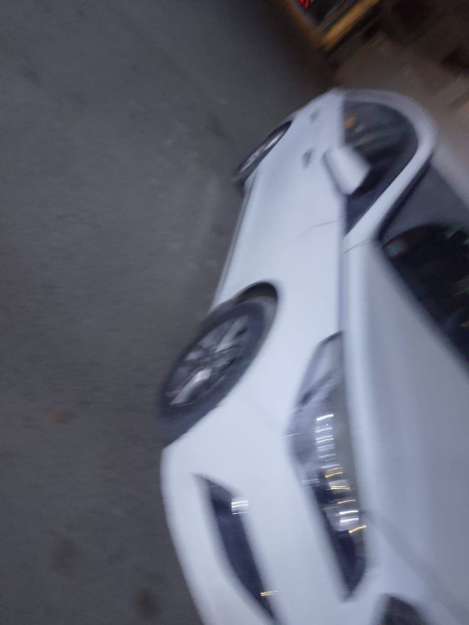 ٢٠١٧ أمريكي بيها ٣قطع سياره جديده تحكم استيرن تبريد شغال 
بيها تكشير *********** مكاني فلوجه سعر ١١٥
