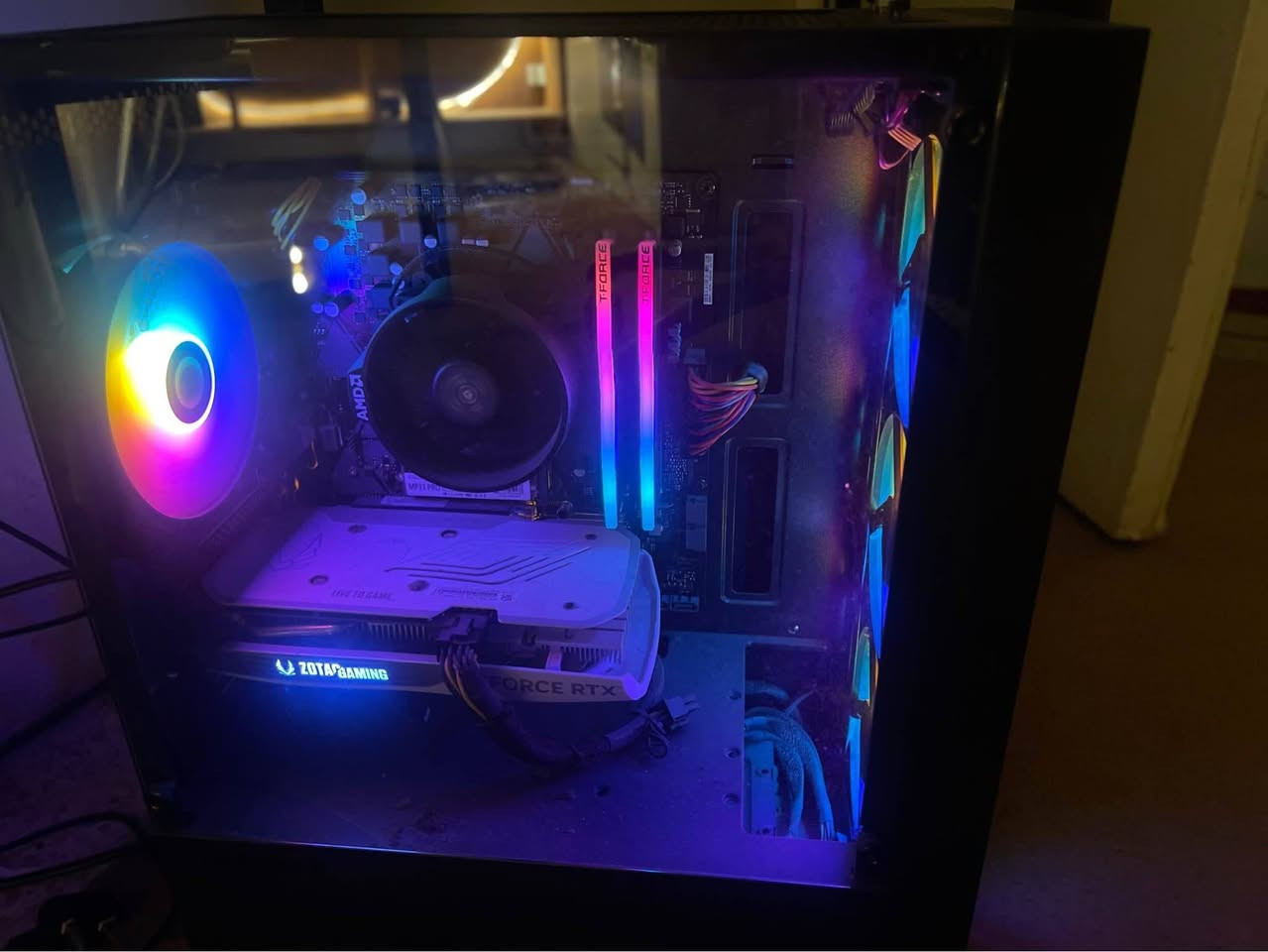 سلاو كاكا ماري خاوينه ٨٠٠$قفل ئهگهر موشتهري ني تكايه نامه مهنيره 
Pc gaming 800$ lock 
RTX4060 
16gbram 
cpu processor :Ryzen5 5600x 6-core

  ) I’m كرت الشاشة: RTX 4060
الرام: 16GB
المعالج: Ryzen 5 5600X سداسي النواة (6-Core أربيل, العراق


**إذا كنت صاحب هذا الإعلان وتريد حذفه لأي سبب، رجاءا أرسل رسالة إلى الدعم الفني**