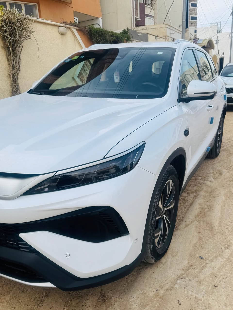 السلام عليكم BYD2025 سونك برو فول مواصفات عدا الفتحه ١٣ كامره رادارات حساسات امامي خلفي كشنات جلد كشن سائق كهرباء ٣ وضعيات قياده ودي في ار تسجيل نظام سكيورتي وبعد بيها هواي مواصفات  وتمشيك بالشحنه الوحده ٧٠ كيلو  السياره بدون صبغ بدون بارد السياره بعدها على وضع الشركه عارضها للبيع بسعر ٢٧ مليون وبيها مجال شي بسيط وهذا رقمي *********** الرمادي, الأنبار
