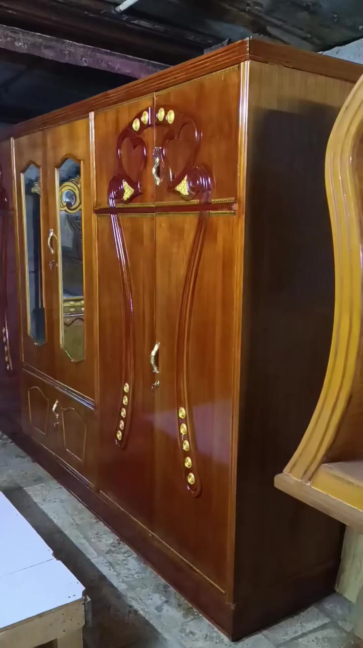 غرفه ام السته بيبان نضيفه للبيع المكان الشاميه السعر 650 وهذا رقمي ***********
