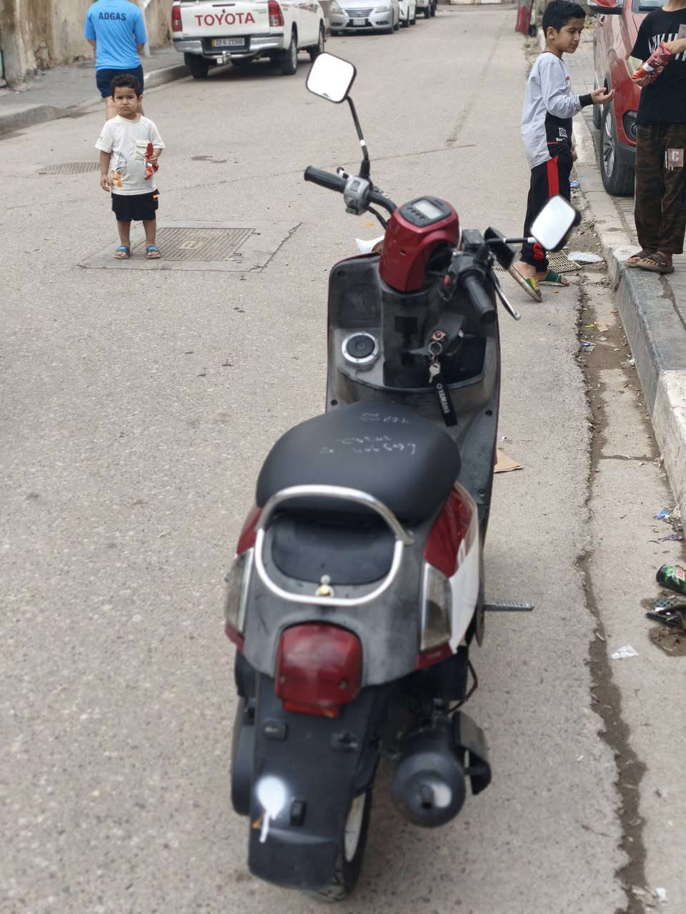 السلام عليكم للبيع ماكس بوليسي الدراجه كفاله مفتوحه ولا مجفته الدراجه ختم واحد ويه المكينه والشاصي كفرات بلاديه ملاح بلادي هورن طاط سويج نجمه الدراجه كامله مانقصه شي السعرمليون وبيه مجال حك الجيه المكان بصره المعقل الرقم***********
