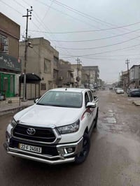 تويوتا هايلوكس  موديل 2023  رقم أربيل  بصمه  كفاله عامه من كلشي  سياره...