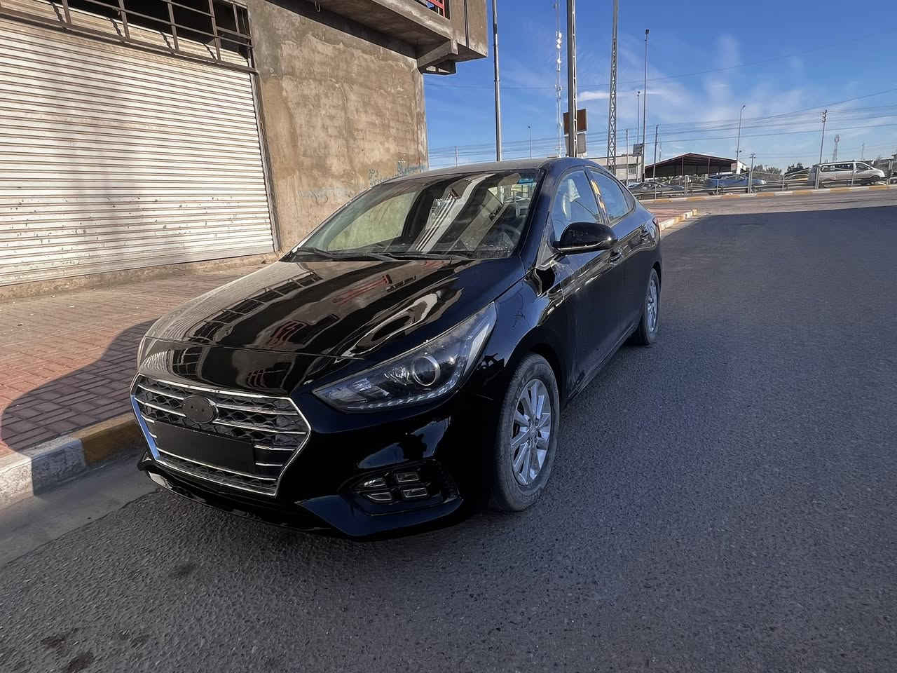 السلام عليكم
اكسنت 2018شكل ال 2020
السياره بيها 3قطع صبغ بدون دواخل  ضربتها كلش خفيفه 
رقم بغداد 
 السعر 98وبيها مجال 
***********
