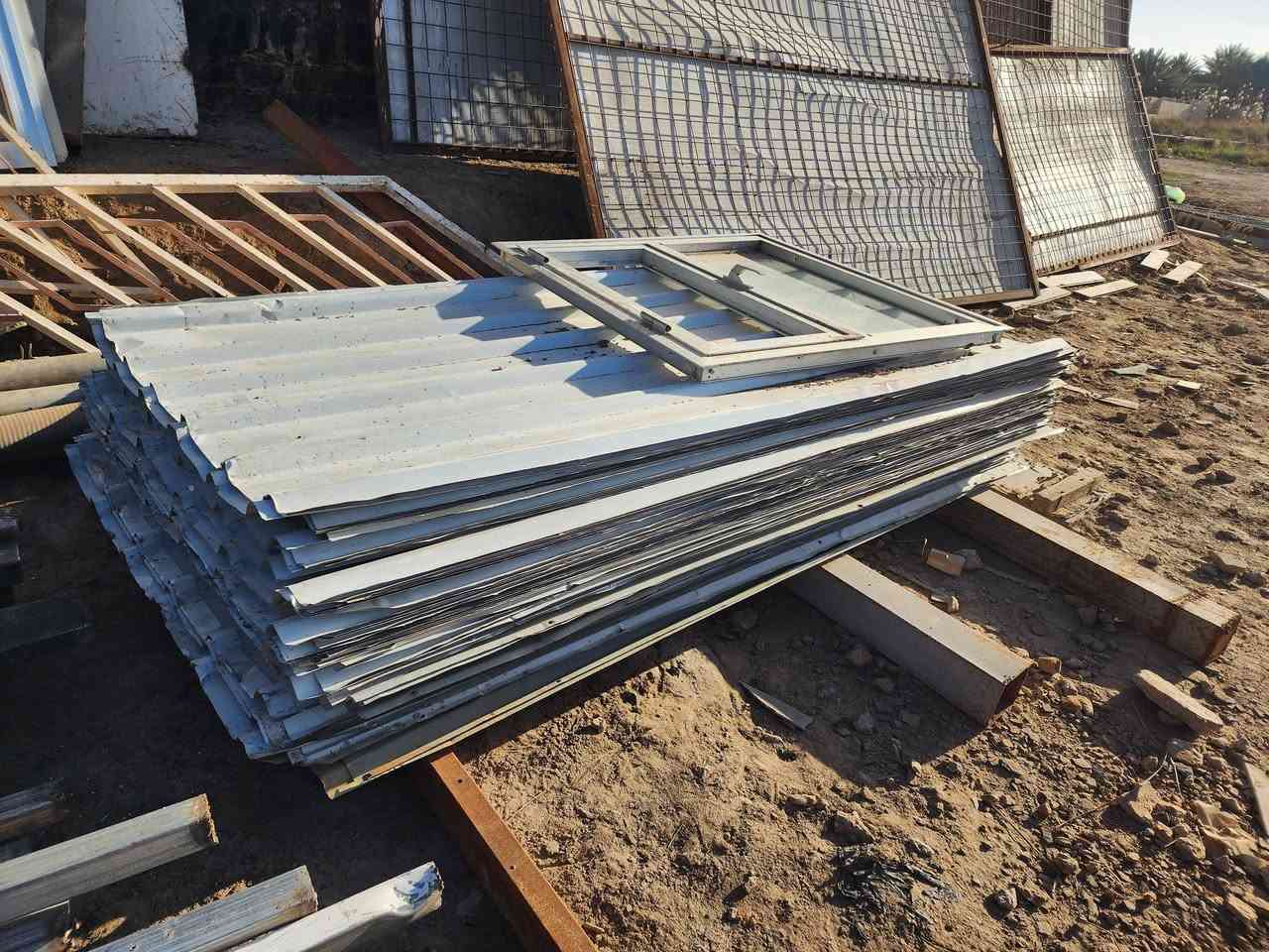 حديد شخاط انج ونص في ٣ انج ثقيل ب١٥
شخاط انج ونص في ٣انج وسط ب١٣ونص
حديد شخاك ثقيل ٢انج في ٤انج ب٢٦ طول ٦متر وال٥متر ب٢٣
حديد مربع انج ونص مغلون ب٦ونص طول ٣متر
حديد مربع ٣ انج ٣متر ب١٧ونص
جينكو ٢متر ب٦ونص
جينكو ثقيل ٦متر و٥م ب٢٦
جينكو خفيف ٦متر ب١٣ونص
ابواب طلاكتين سيم مربع امريكي ٦متر ب١١٠
ابواب طلاكتين سيم مربع امريكي مترتين ونص ب٩٥
قواطع سندويج ٢في ٣متر ب٩٥
كروسات او جسوره ٦و٧متر ب٦٥
و٨و٩متر ب٩٥
سندويج جداري ٣متر اله ربع تقريبا ب١٧
سندويج سقف المتر ب٧ونص
دروجه حديد جديد ومستعمل باسعار مناسبه
المسيب حي المعلمين٣ طريق سيد ابراهيم بعد السكه بكيلوين تقريبا بعد اسلاك الضغط العالي ب٢٠٠م 
بيت على جهة اليمنى
***********
يرجى الاتصال قبل المجيء
