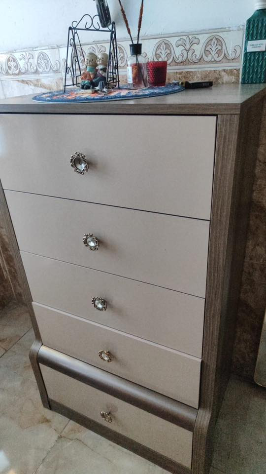 غرفة نوم للبيع القاعده احطاعه السعر 750    تخم السعر 350مكانهم الرمادي حي الضباط 0781 217 2395‏ رقم صاحبهن
