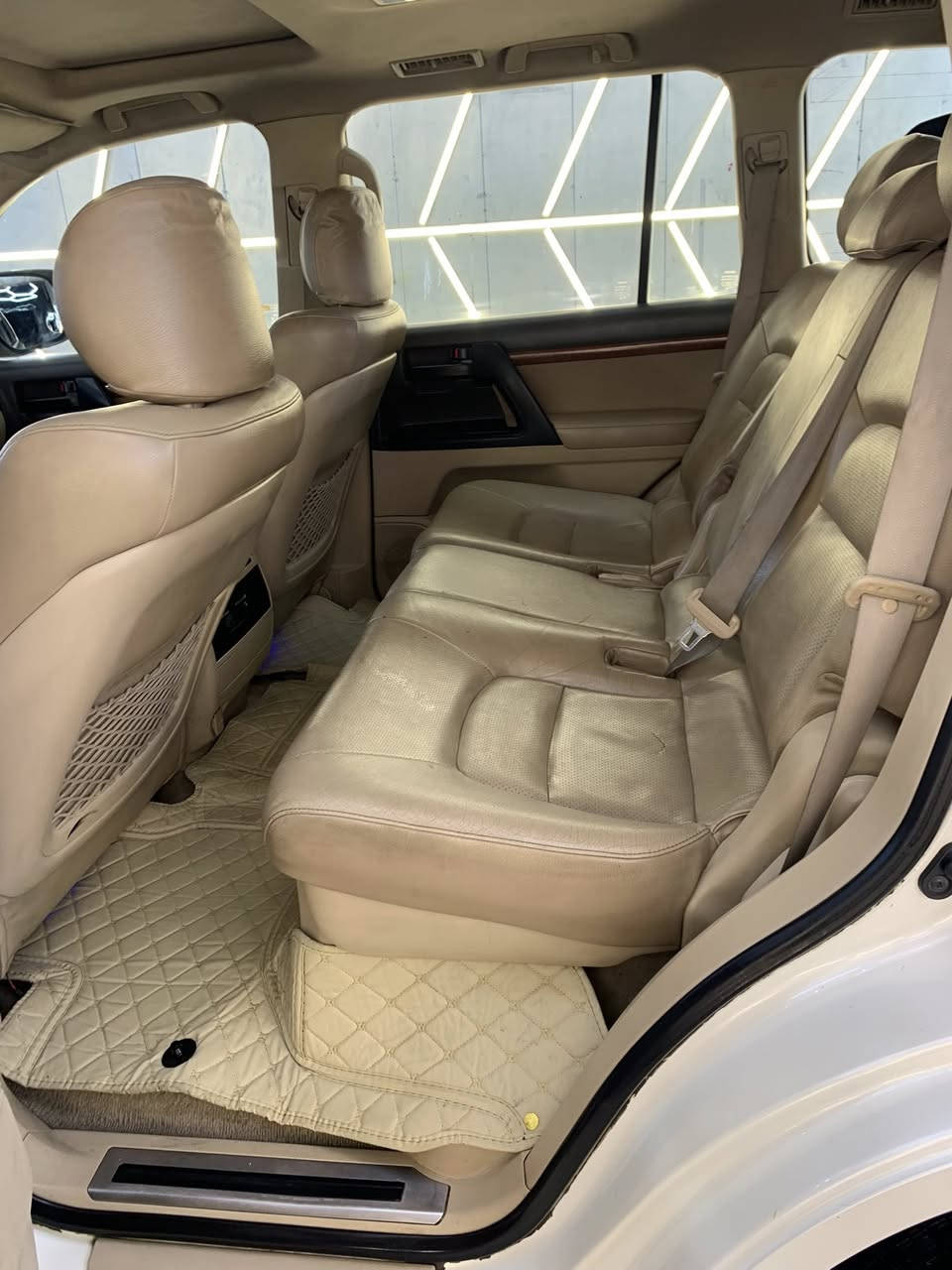 السلام عليكم
لاندكروز 2014 بريم

مكفولة كفاله عامه من الصبغ عدا ربع الدعامية الخلفيه صبغ

ولباقي كفالة من الصبغ

فول مواصفات 

 مواصفات لاندكروز معروفة

سعرها 395 ورقة وبيها مجال بسيط

مكان السياره بغداد تحويل شوكت ما تريد

الرقم ***********
