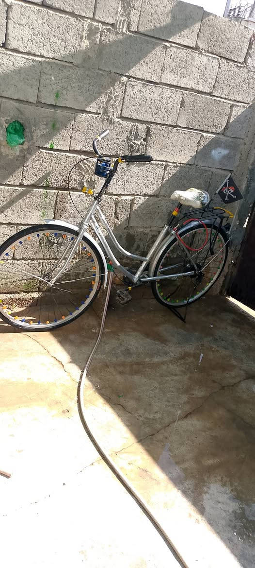 السلام عليكم بايسكل جديد حجم 26 نظيف اللي يريده خلي يجي خاص ويتدلل سعر 45 وبي مجال قليل شرط النضافه


**إذا كنت صاحب هذا الإعلان وتريد حذفه لأي سبب، رجاءا أرسل رسالة إلى الدعم الفني**