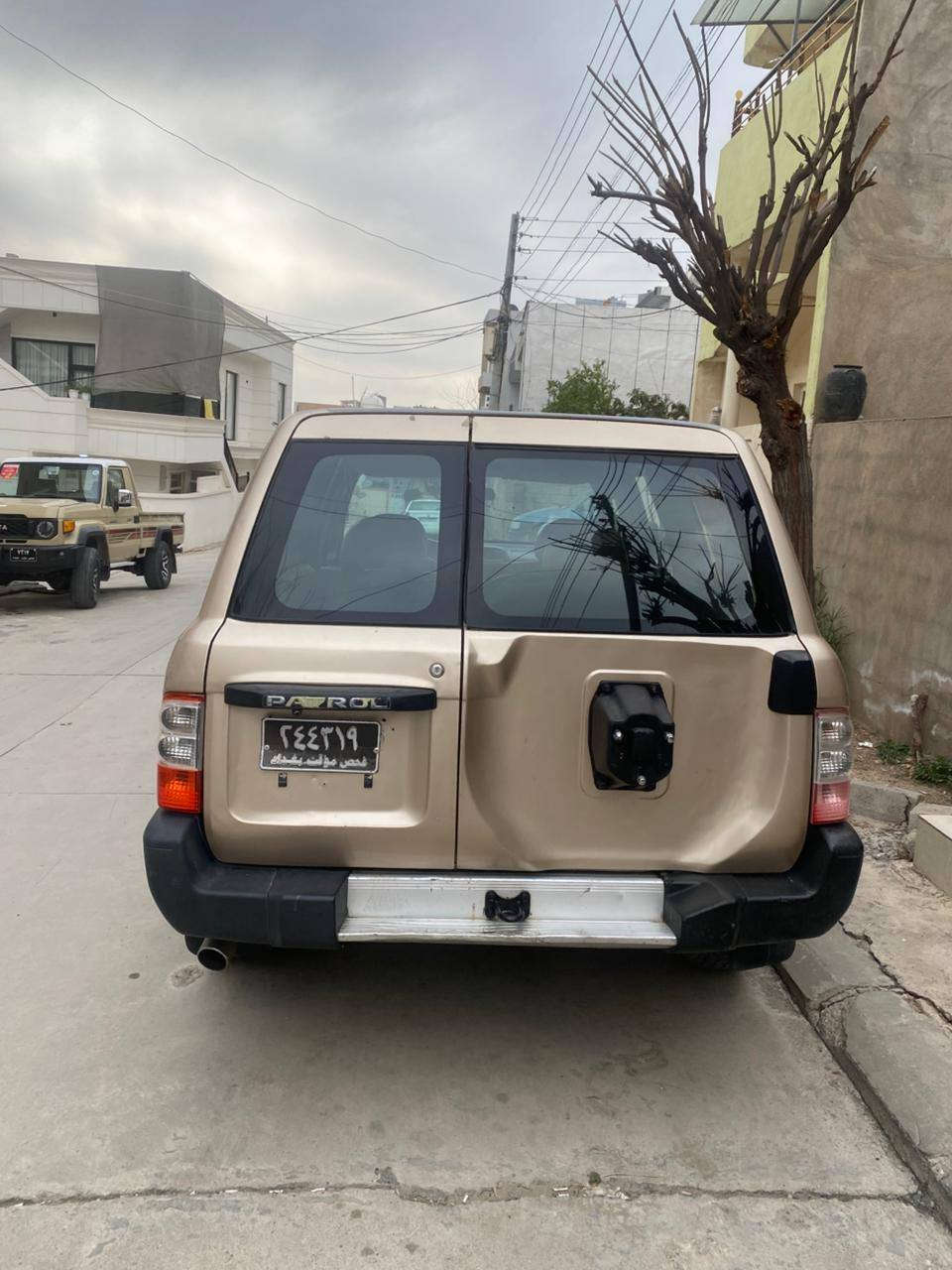 نیسان پاتڕۆڵ ئاڕمی سلێمانی سەیارەکە سەقفو شانی بەشەرت دەرگای دواوەی نە تەقیوە بەتانەو شانسی بە شەرت گێڕو مەکینە بەشەرت تەبرید لەسەر سویچ ساردو گەرمی ئیش ئەکات خازو بانزینە سەیارەکە زۆر جایزە بێکێشەیە ئەگەر موشتەری پەیوەندی بەم ڕەقەمەوە بکە  *********** السليمانية, العراق
