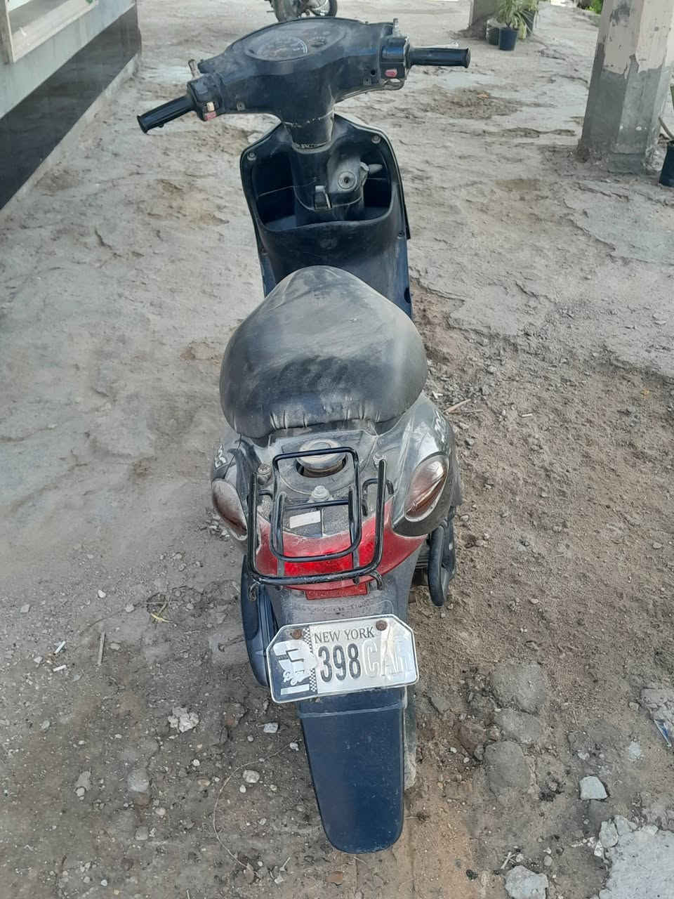 السلام عليكم شباب عصفوريه ياباني مامفتوحه بس متروكه كفراته بلاديه دراجه طافيه ابيع هل موجود بس الدراجه شغلته بسيطه يعني دير سلف وماتشتغل السعر قيم باليرضى بي الله واخذ العنوان كربلاء العطيشي ***********
