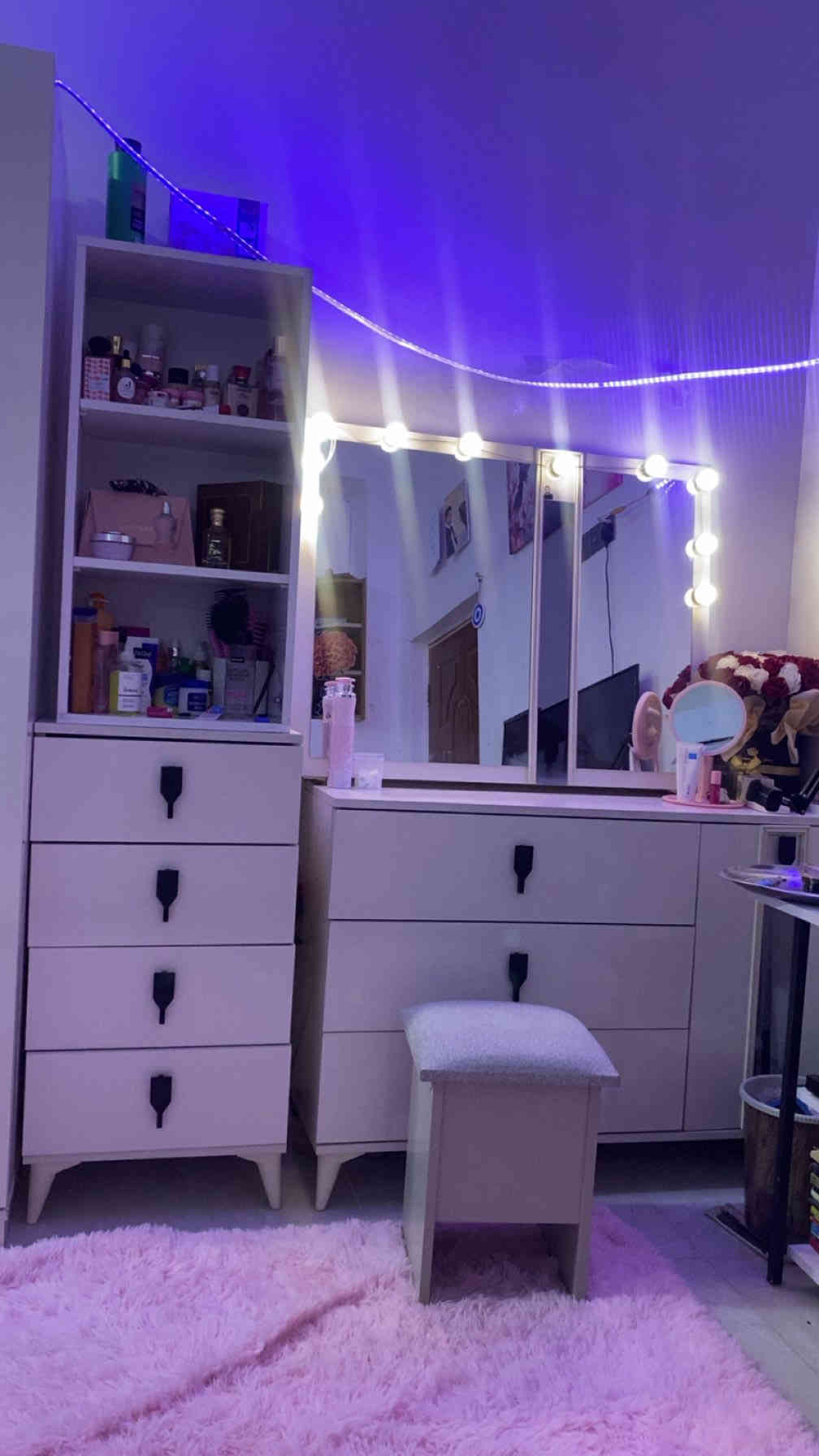 السلام عليكم 
السلام عليكم 
غرفه موديل تركي 10 قطع  للبيع 
ب مليون و 250 الف وبيها مجال بسيط 
الضرر الوحيد قاعده الجربايه الداخليه يعني المخزن الحديد فاصلته شايلته من الجربايه ويتصلح وموجود عندي 
والمرايه مفصوله عن الميز  
بدون الدوشك❌ واذا تاخذون الدوشك بغير حساب 
موجود تصوير عنها من جانت بالمعرض وموجود تصوير مباشر بالغرفه الغرفه حيل نضيفه ولبنيه فقط 
العنوان :
كربلاء حي الاسكان العسكري قرب الاساله
***********
