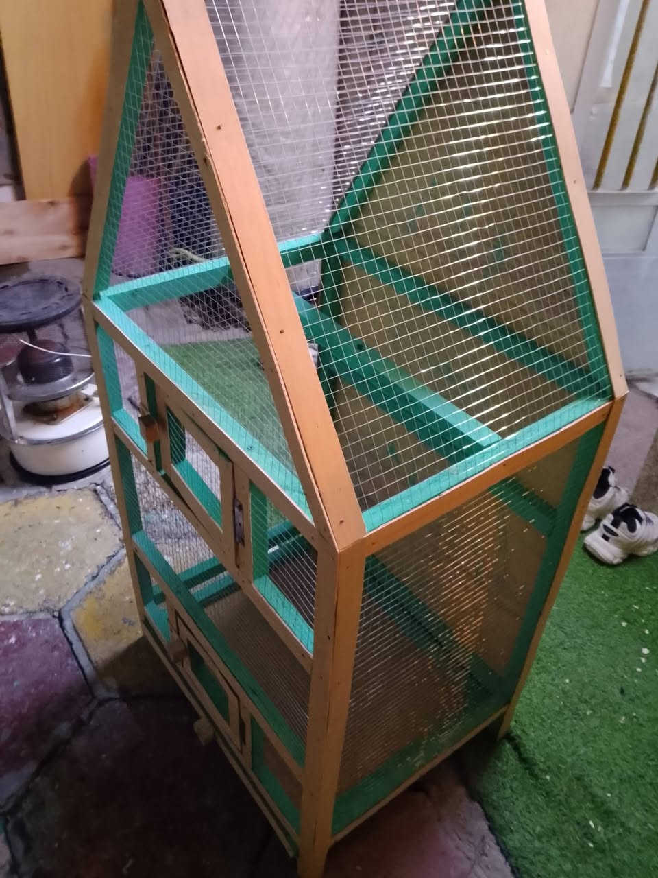 السلام عليكم قفص بعده جديد غير مستخدم قفص حلو ومرتب بي مجر السعر 25 شراي اتصل *********** بي وتساب
