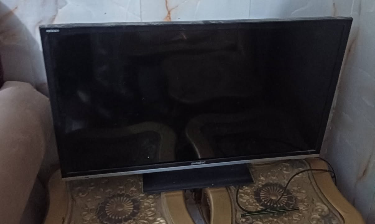 تلفاز عدد 2 للبيع مواصفات عاليه الحجم الاول 42 والثاني34 السعر 550 وبيهن مجال العنوان ورديه خارج قرب علوه الشريعه رقم الهاتف ***********
