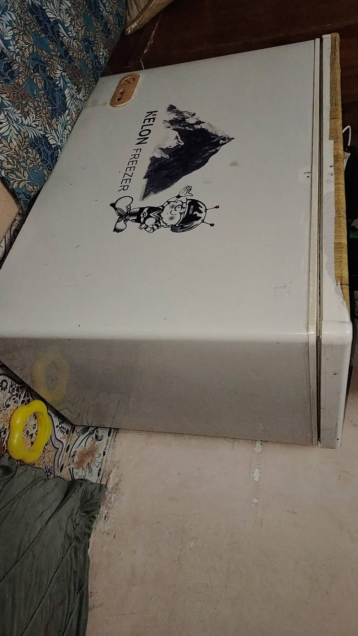 مجمده للبيع استعمال قليل نضيفه كلش 
سعره ٢٥٠


**إذا كنت صاحب هذا الإعلان وتريد حذفه لأي سبب، رجاءا أرسل رسالة إلى الدعم الفني**