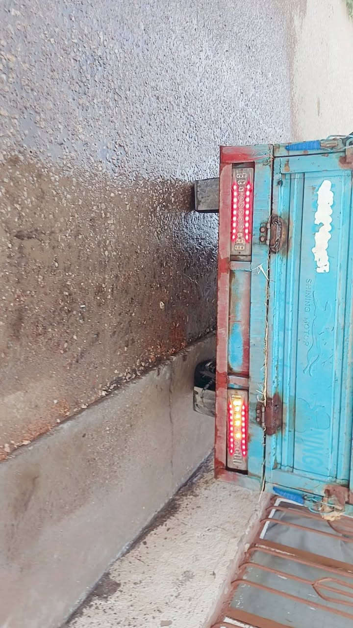 عليكم ستوته للبيع مكفوله كفاله عامه ستوته موديل ٢١اوراق اصولي ستوته زوج تايرات مال سايبه جدد ضفيره جديده الستوته معمره ٢٠٢٦ مابيها اي نقص ++الستوته فحل مو نثيه يعني مال شغل والفحل تصير اغله من النثيه ..السعر ١٩٠٠..الرقم ***********وبي واتساب..
