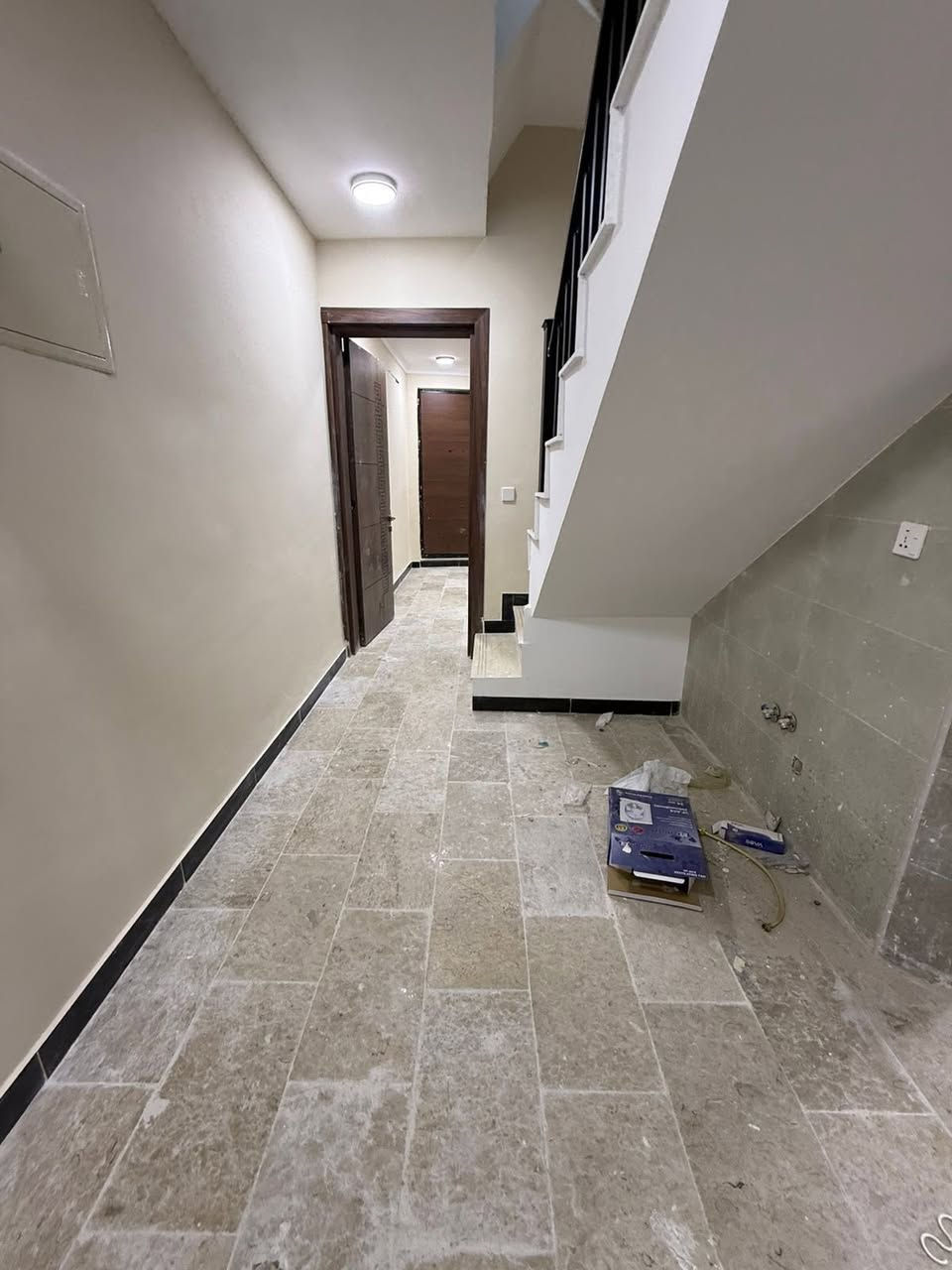 #للايجار___في____السيديه
دار مساحه 130

يحتوي على 4 غرف نوم وصاله ومطبخ وخدمات 

بدل الايجار ***********

زيد الشمري
