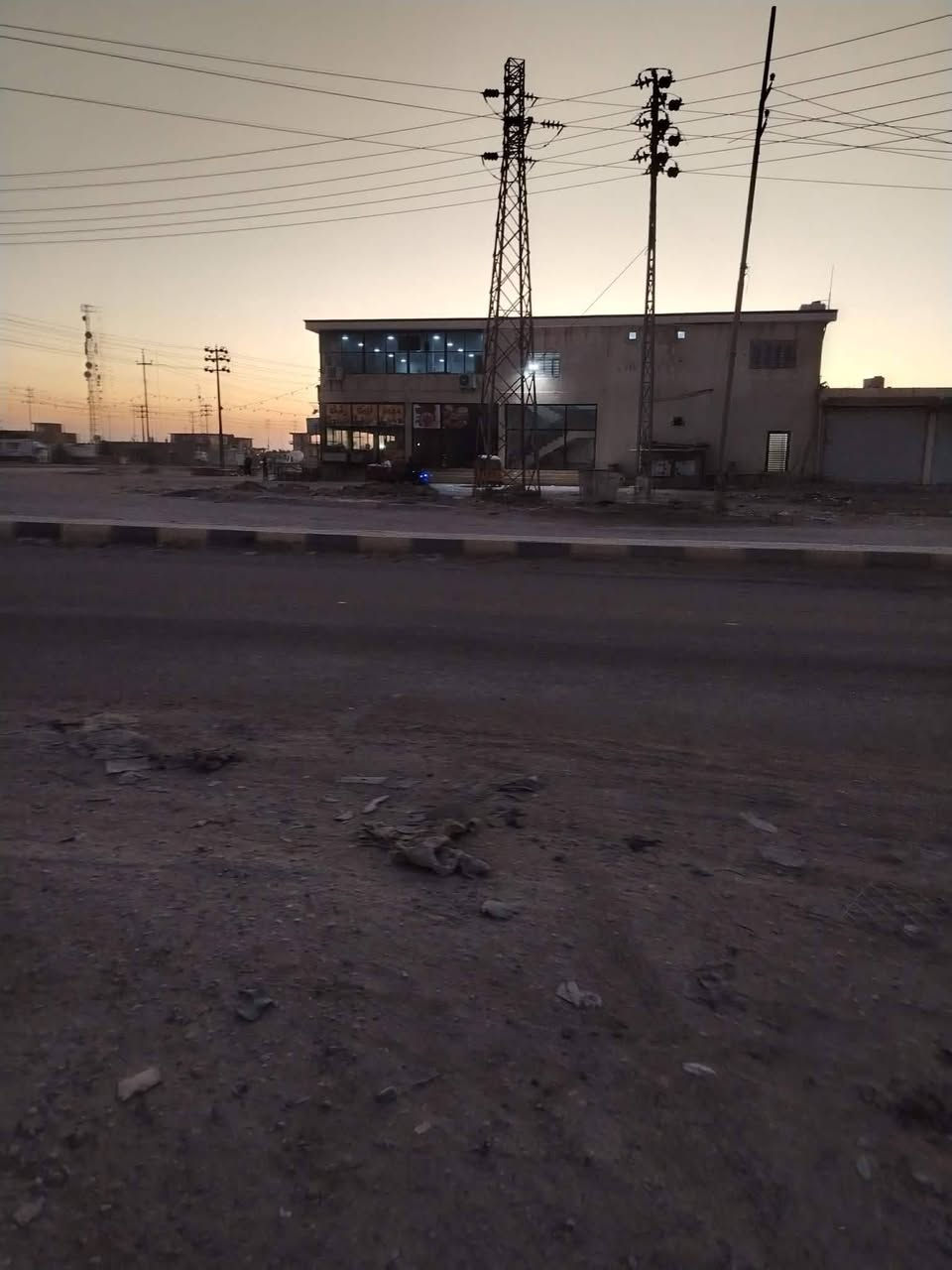 السلام عليكم أرض تجارية مساحه ٦٠٠ متر كلشي تشتغل  محلات او جملون موقعها تجاري مقابل علوه جديده طريق بغداد اصلا غسل سيارات معروف
***********

السلام عليكم أرض تجارية مساحه ٦٠٠ متر كلشي تشتغل  محلات او جملون موقعها تجاري مقابل علوه جديده طريق بغداد اصلا غسل سيارات معروف
