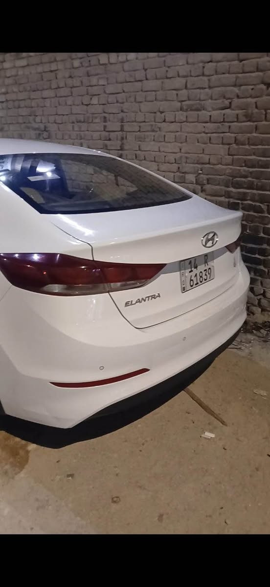 السلام عليكم ورحمة الله وبركاته 

النترا موديل ٢٠١٧ خليجي فول ما عدا البصمه 

(بيها طرف الجاملغ والبنيد فقط)

كلللللش خفيفه 

مكينه ٢٠٠٠ دوش تخبل/دواخل بيجي واسودّ 

رقم بصرة بأسمي 
سنويتها ل ٢٨

سعرها (١٤٧)

مكان السياره /البصرة - الزبير 

رقم الهاتف / *********** الزبير, البصرة
