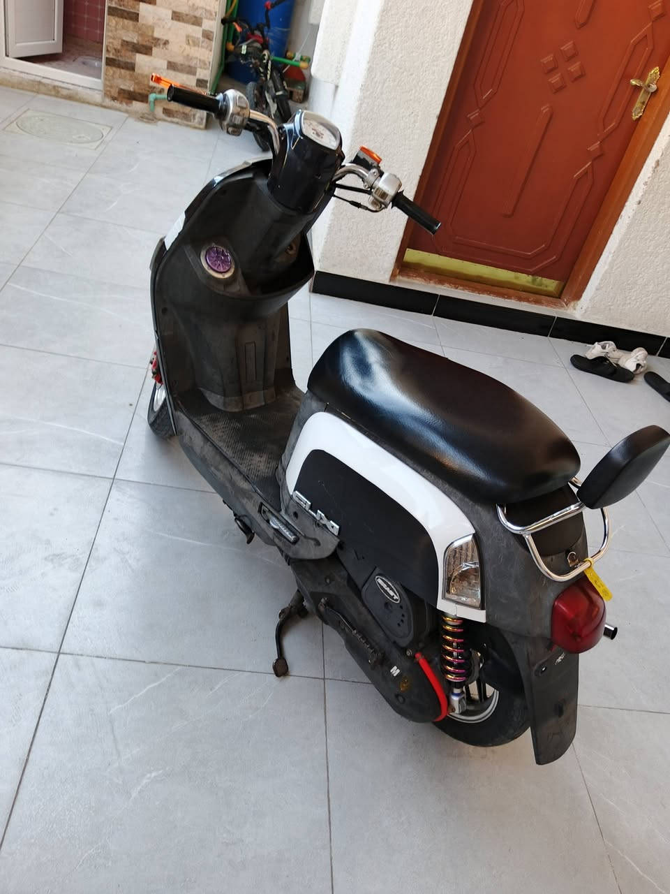 سلام عليكم دراجه بوليسي للبيع بوشه 55 تزويد بلاد كفرات بلاد دراجه كله على البلاد العنوان البصره حي الحسين للاستفسار على هذه الرقم ***********
