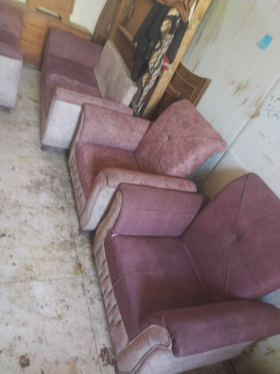 السلام عليكم
تخم قنفات ٦ مقاعد مع ميز طعام
الجميع التخم مع الميز
١٠٠ الف
المكان الكريعات مقابل مطعم البلام العائلي
موبايل ***********
لانرد على التعليقات فقط الاتصال
