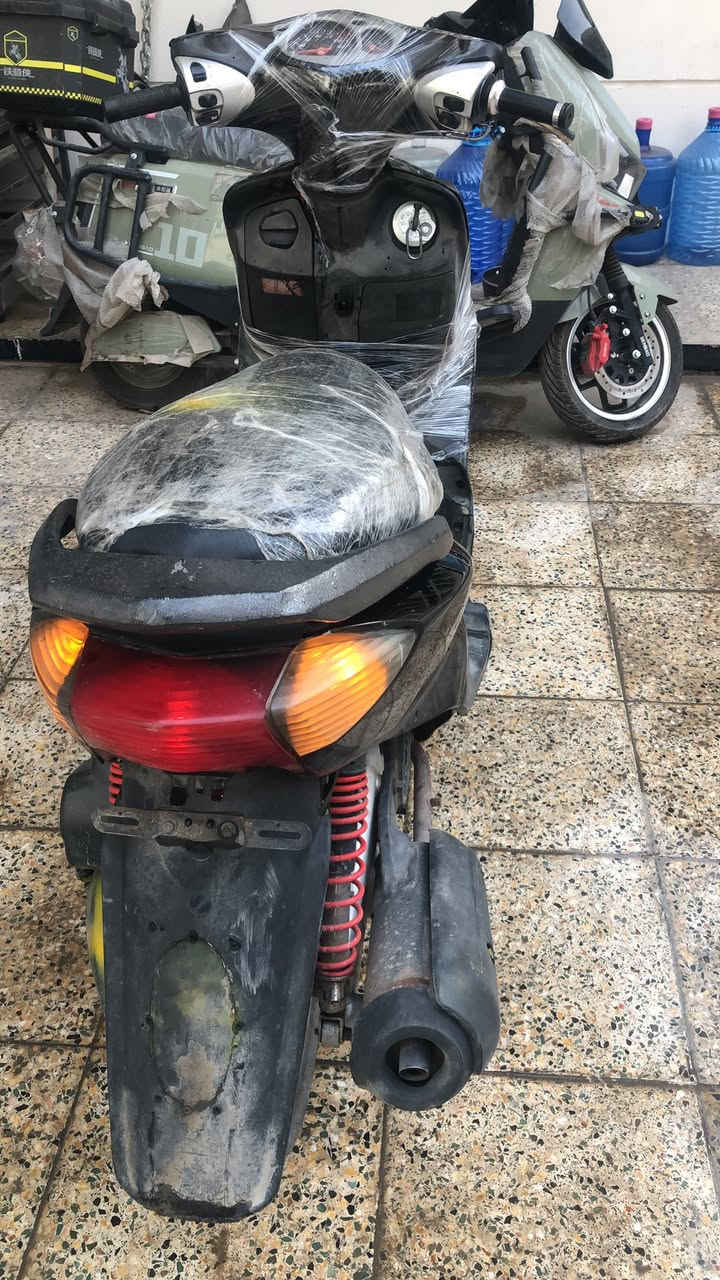 سكنس نثيه١٤٠
بسبب وعد الكاذب دراجه سكنس نثيه ١٤٠ دراجه خير من الله ما ناقصه اي شي كلجات رياضي بلاد مكينه ما مفتوحه سلف بلاد دبلات بلاد دراجه نكره شلعه معدل دراجه كلش حلوه ما شاءالله هورن اشاير اني مسوي بيها دكمه دبل اشاره نقص بس تريشه الي على جهت الستاند جان الستاند يطخ بيها واني كسرتها يعني بقه نص من تريشه دراجه سلف وهندر نكره مكينها كلش ناعمه سعرها ٦٠٠ الف قفل 
رقم*********** مكاني بغداد السكان
