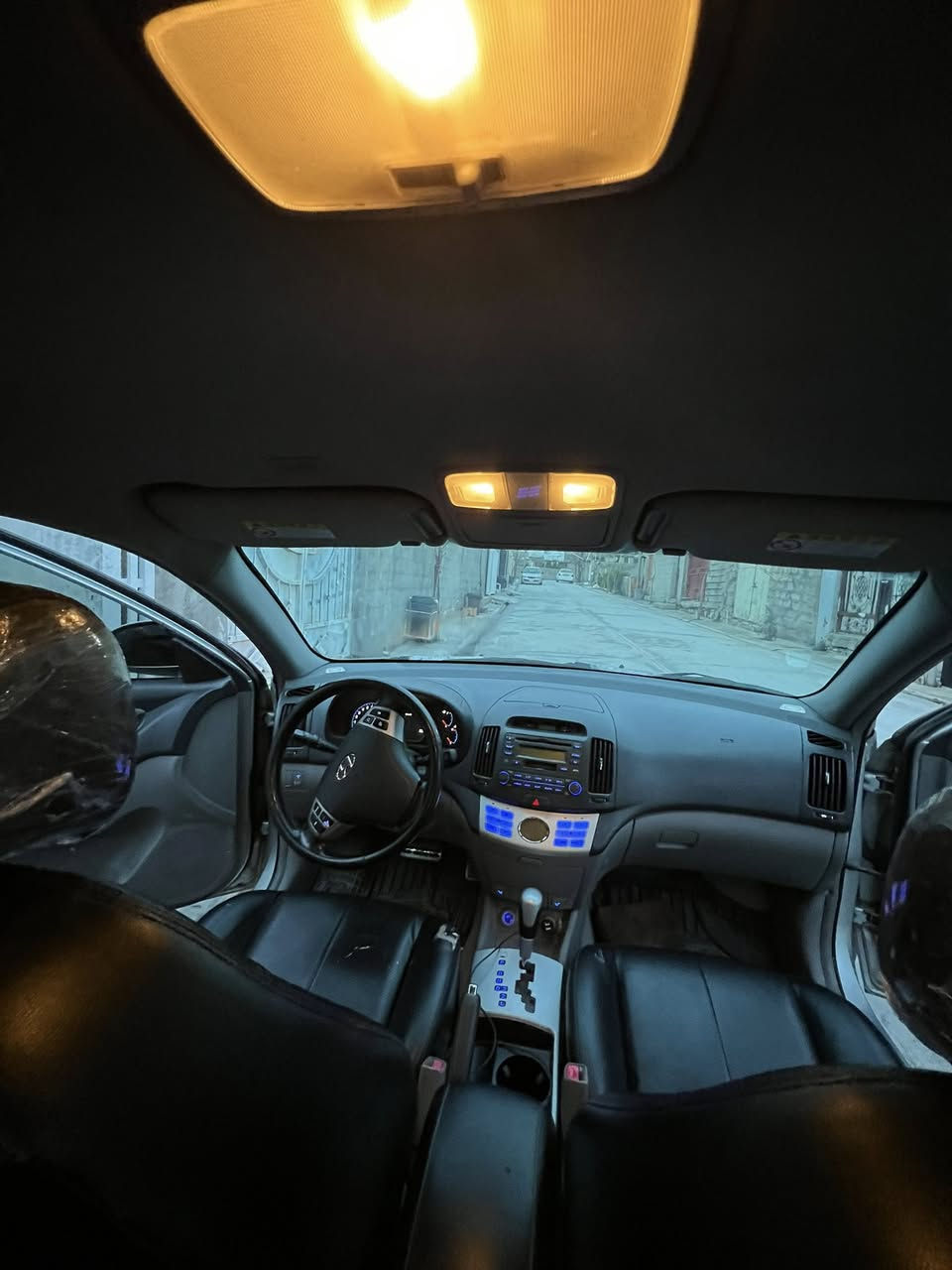 بسم اللە الرحمن الرحیم
ئافانتی مۆدێل 2009 براوەی دوبەی ماشااللە تا بلێی مالەکە خاوێنە 
هیچ مەسروفی تییا نییە تەقەو رەقەی بەشەرت چوار تایەی نوێی لەسەرە
کوشن هیتە و کوشن جڵد و ئاوێنە شەغال زۆر شتی تر……
شوێن :هــەریــر 
***********یان***********
گەر موشتەری نییت سەرمان مەهێشێنە ..
