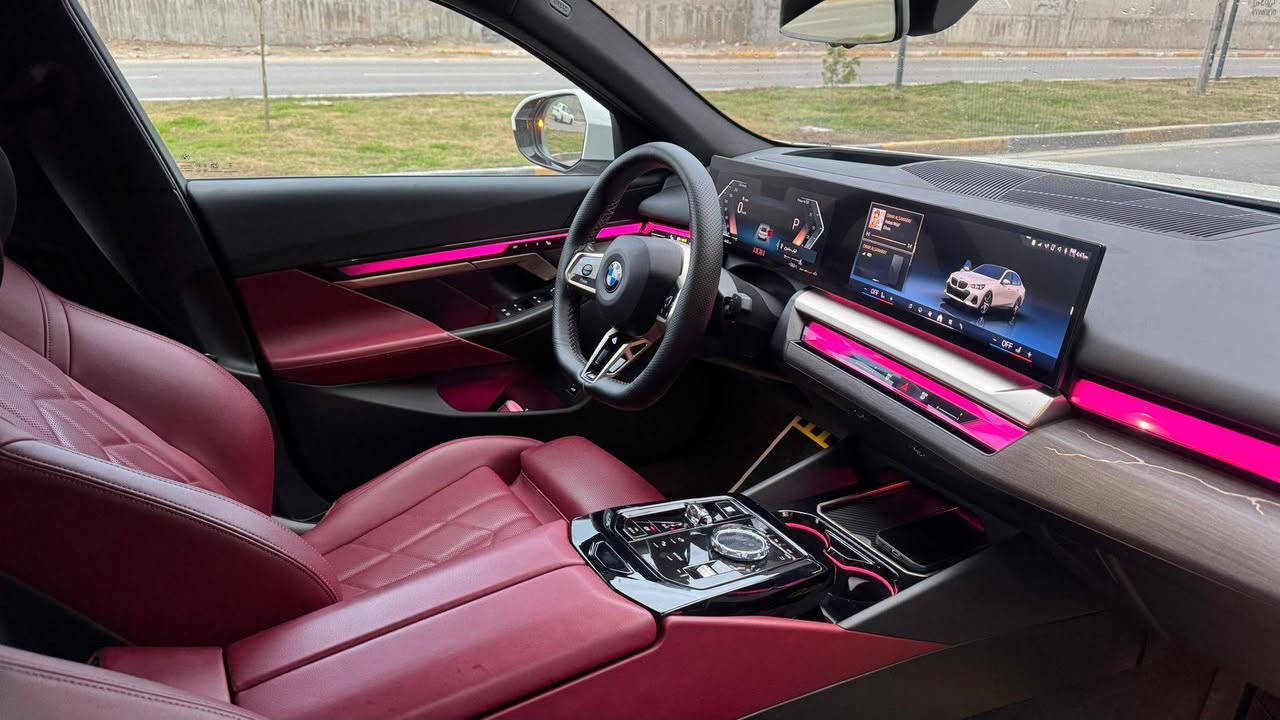 بي ام 530i M 2025 ( خـليـجـي )
 عروش فول فول مواصفات 

بيها ضمان صيانة ٤ سنوات

ماشية ١٨ الف كليو

بيها طخة بالدعامية الخلفية ومصلحة بالوكالة

المواصفات

كراسي تدفئة -تبريد

تبريد ١٠ منافذ

‎4كاميرات

‎5بردات

قيادة الية

صندوك كهرباء

داتا شو

اوتو هولد

اوتو بارك

رجوع الى الخلف تلقائي

وبعد هواية مواصفات

فول للاخير
مكان بغداد العامرية  ***********
للاتصال
