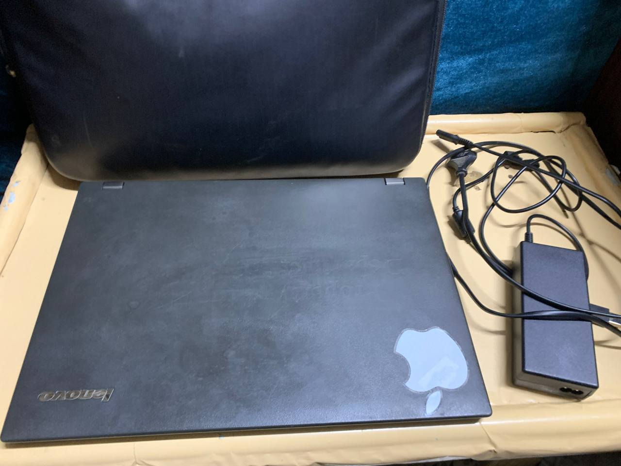 لابتوب Lenovo L440 للبيع
المواصفات  :

حجم الشاشه 14.1

المعالج كوراي 5 جيل الرابع

هارد SSD 128

رام 8 كيكا

كرت شاشه داخلي انتل 2 كيكا

كيبورد عربي انكليزي

منافذ USB3 عدد 4

سيم كارد

منفذ اشدي 

وبيهه بيت اقراص تكدر تشغل بيهه اي قرق

. الموقع بغداد مدينه الصدر قطاع 46

السعر 110 وبي مجال 

رقمي *********** متواجد واتساب 

           ( البطاريه مالتها منتهيه )

 (يعني تشتغل مباشر ينراد تبدل بطاريه )
