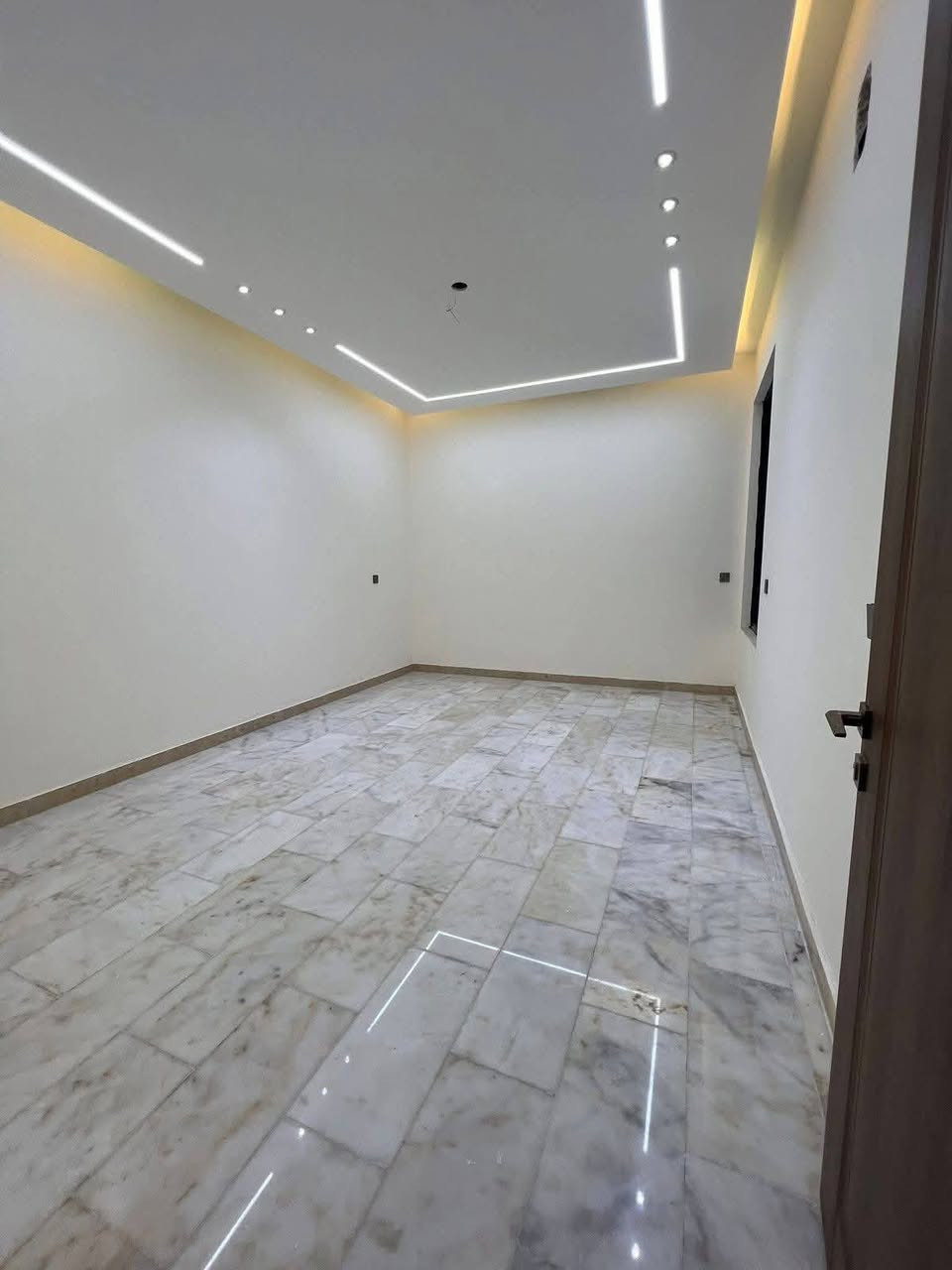 🚛✨ نخلصك من التعب ونخلي موقعك نظيف خلال ساعات! مع شركة (فلاش كلين)
لا تخلي الأنقاض تعطل شغلك 👷‍♂️❗
🔹 تنظيف مواقع البناء بالكامل
🔹 رفع ونقل أنقاض بسرعة وأمان
🔹 عمالة مدربة ومعدات حديثة
🔹 التزام بالوقت والأسعار المناسبة
نجيك لأي منطقة ونخلّي المكان جاهز للتسليم 👌
شغل نظيف… سرعة تنفيذ… وأسعار تنافسية 💪
📞 اتصل الآن واحجز موعدك  ***********/واتساب فقط
📍 خدمة سريعة – ثقة – أمان
