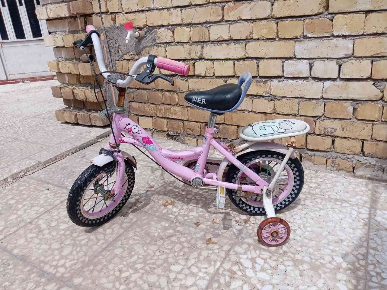 السلام عليكم بايسكل أطفال حجم 12 كامل ما بي نقص السعر 30 و بي مجال مكاني بغداد الشعب سبع قصور *********** متواجد واتساب
