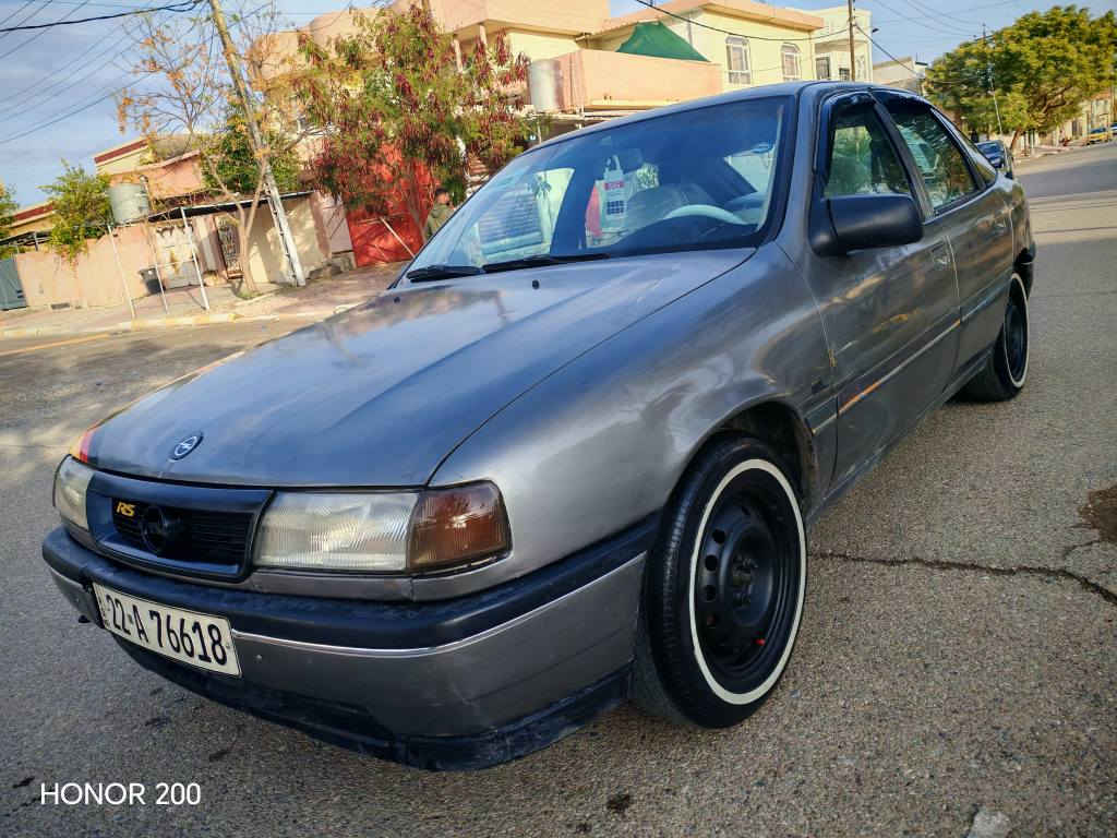 سلام عليكم ورحمة الله وبركاته للبيع اوبل فكترا موديل 1991 رقم أربيل سنويه لحد 2030 شرط تحويل وغرامات بطاقة بانزين بيها محرك 18 كير عادي مواصفات سلايت قفل مركزي باور كهربائيات كلها شغال سيارة مابي مصرف دواخل حلوه سعرها 38 بيها مجال بسيط رقم هاتف *********** كركوك, العراق
