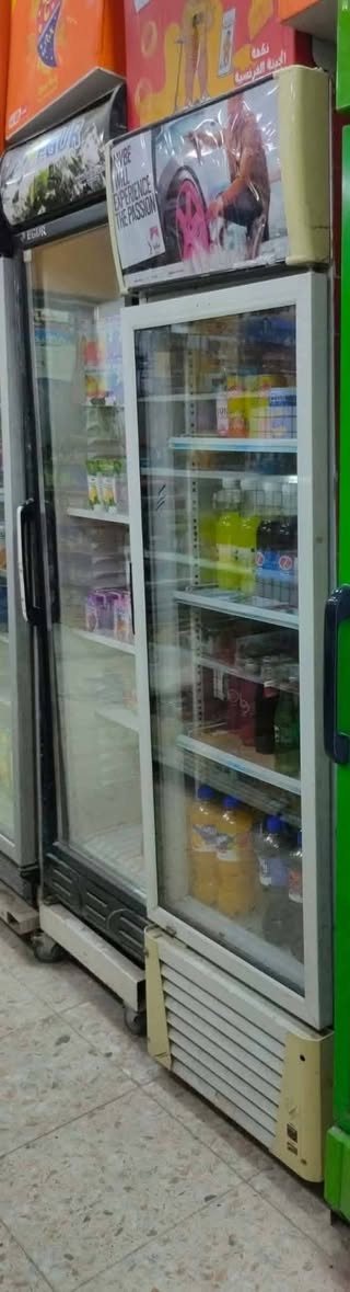 سلام عليكم عندي عارضة عدد ٤للبيع سعر عارضة ٢٥٠ عنوان بغداد الغزاليه ***********كل تقص مابيهن
