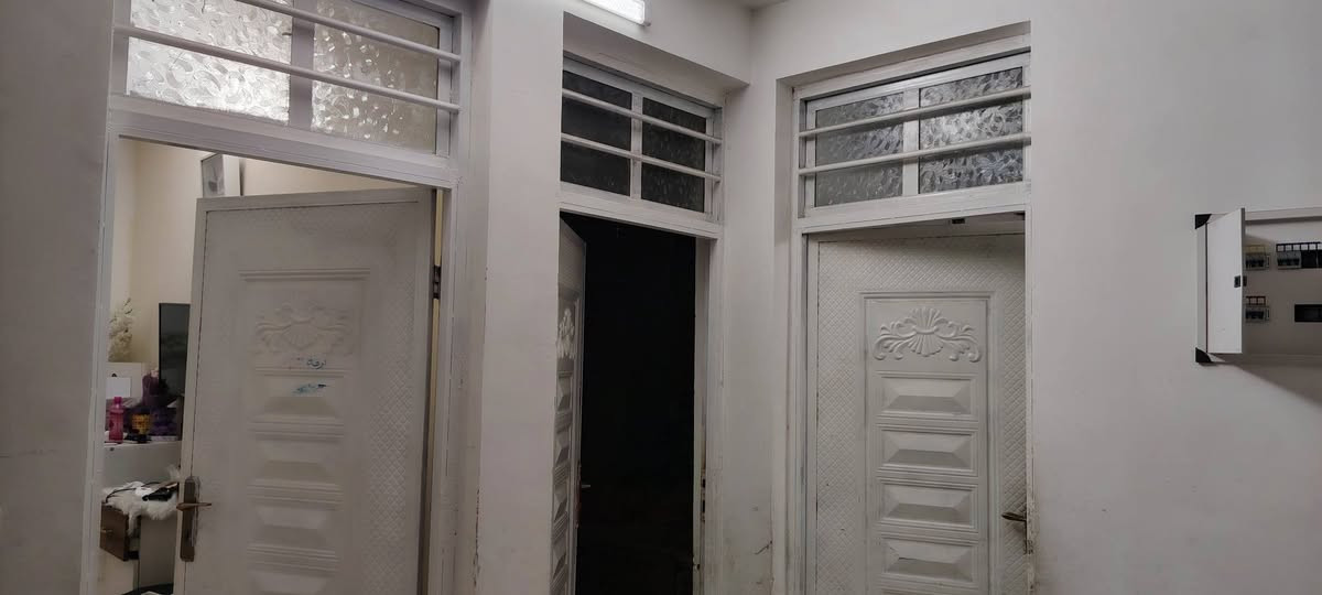 بيت للبيع مساحه 100 مربعه
يحتوي على البيت على استقبال مطبخ صاله غرفه نوم الطابق صحيات خارجيه صحيات داخليه الطابق الاول هذا
الطابق الثاني يحتوي على ثلاث غرفه نوم وصحيات الاستفسار الاتصال على الرقم الاتي الواتساب مفعل بي ***********
