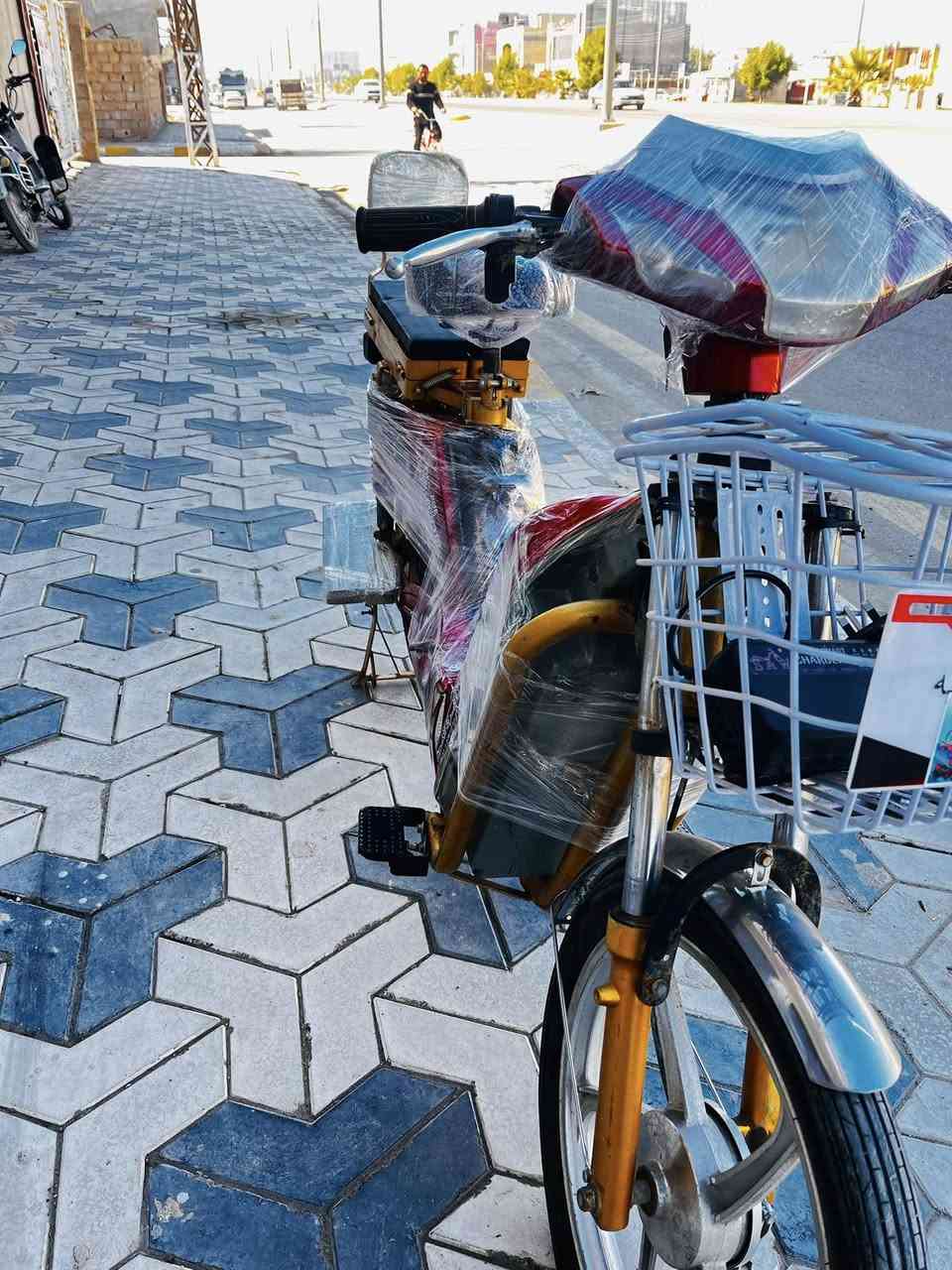 السلام عليكم دراجة شحن للبيع موديل 24 بطاريات على الفحص شرط جاهزة كلهة شغالة دراجة نضيفة حيل وعلى الفحص 
لاستفسارات ***********
مكاني فلوجة شارع ستين
