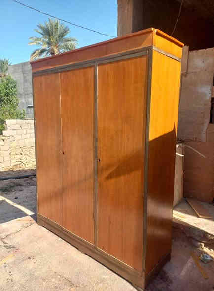 غرفه سوكيه 6 أبواب ب350
كنتور 3 ابواب سعر 125
الاتصال ***********
