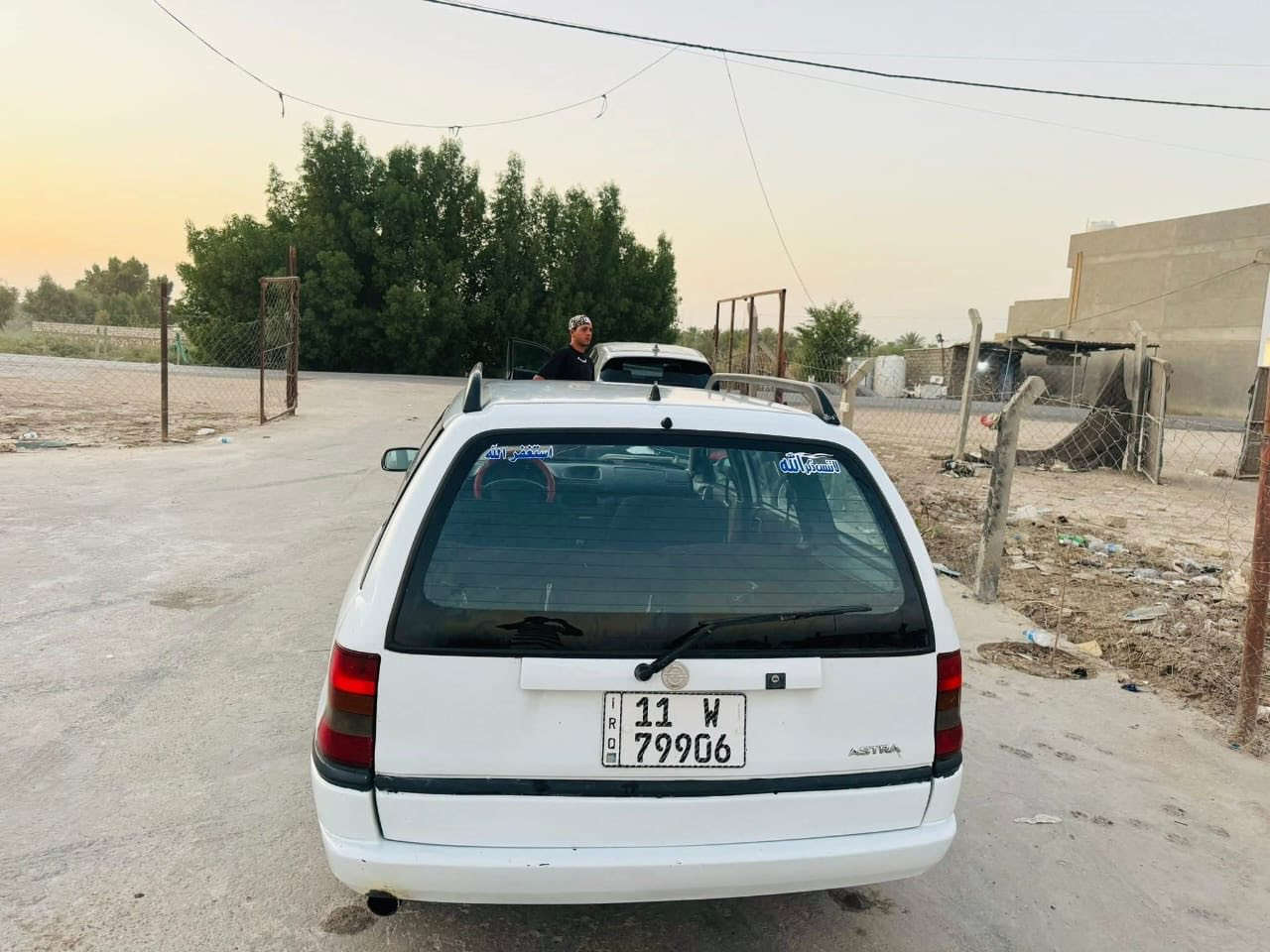 عليكم اوبل استرا موديل 1995 سياره بلاديه وضع شركه شرط بدون صبغ محرك 1600 نورل سياره جاهزه من كلشي رقم مسطره جديد بغداد وشرعيها بل موصل  السعر ٦٠
لاستفسار 
*********** او واتساب
