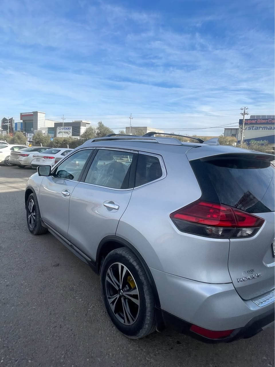 نيسان روك ٢٠١٧ مواسةفات sl فول مواسةفات 
جاملغو بؤنيت سبوغة بةتانةي لاي سايق هةيتي *********** أربيل, العراق
