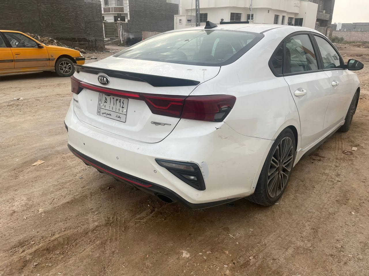 يا الله
سلام عليكم ورحمة الله وبركاته
KIA FORTE GT تجي أعلى 
موديل:2021
وارد: أمريكي 
الرقم: بغداد خصوصي باسمي تحويل ثاني يوم
ماشيه:52 الف ميل و قابل للزيادة

مواصفات فول الفول ١/١

المواصفات :-
-محرك 1.6 تيربو 
بقوة 205 حصان🐎 
-كير dct دبل كلچ 7 نمر 
-فتحه سقف
-بصمه تشغيل وبصمه ابواب
-كشنات جلد مختم GT 
-دشبول وستيرن مختم GT
-حساسات خلفيه 
-رادارات 360 درجه 
-نقطه عمياء 
-قياده ذاتيه 
-كشن السائق كهرباء
-اكزوز رياضي 
-طلقات اكزوز
-انضمه قيادي عاديه وسبورت وسمارت  
-تدفئه تبريد الكشنات  
-اضائه داخليه
-شاشه بلاديه تدعم اندويد اوتو وكار بلي  

أمانة الله ورسوله السيارة نظيفة على أيدي لا متعبها و مداريها دهن و بانزين سيارة على أيدي وين ما يعجبك تفحص تشلع عيوني كير و محرك و حداديه كولها مكفولات شرط بس الي بالصورة حادثها مبدل قبغ صندوق و شويه من الجاملغ
و انطيك بيها تراي للبصرة 
سعرها: 155 ورقه و بيها مجال بسيط 
مكان السيارة: بغداد
للاستفسار الاتصال :
***********
تحياتي الكم 👍.
